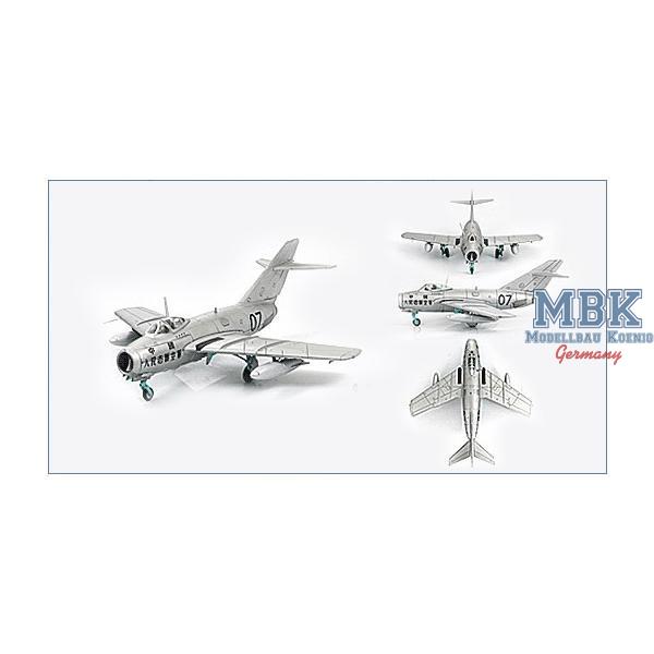 MIG-15bis Chinese Voluteers's Air Force, 1950s - HOBBY MASTER - HA2409 - Fertigmodelle Flugzeuge 1:72  Hobby Master