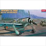 Fw-190A 6/8 & Kübelwagen 