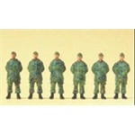 Bundeswehr Soldaten stehend, Feldmütze, Parka 