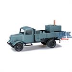 Mercedes-Benz Pritschen-LKW mit Feldküche