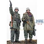 W-SS Grenadiere at  Kharkov Set (2 figures) 1:35