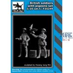 British Soldiers with Pigeon Set No. 2