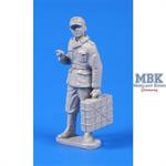 German WWII Soldier with Grenade case 1/48