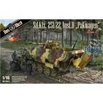 Sd.Kfz.251/22 Ausf.D "Pakwagen" (1:16)