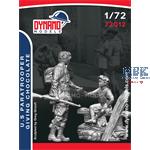 U.S. Paratrooper Giving Chocolate 1:72