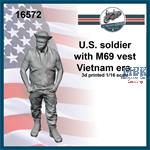 US soldier with M69 vest Vietnam era (1:16)