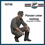 Panzer crew at rest (1:16)