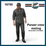 Panzer crew at rest (1:16)