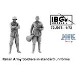 Italian Army Soldiers in standard uniforms