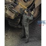 German Soldier loading ammo 1:35