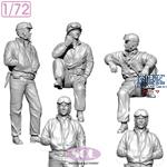 WWII U.S. Army M4A3E8 Crew (1:72)