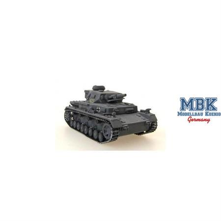 Ju-87B-2 Stuka Dive Bomber  1:18