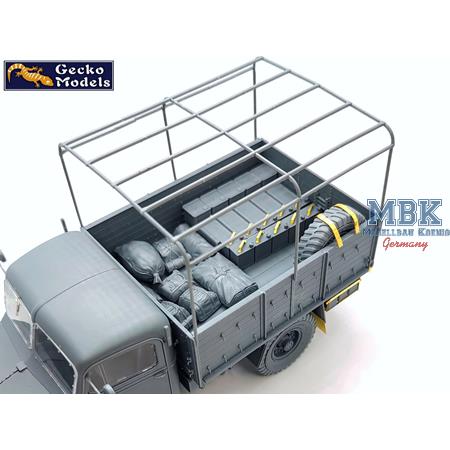 Brit.GS Truck 30cwt 4x2 Bedford OXD (Wood.Crg.Bd.)