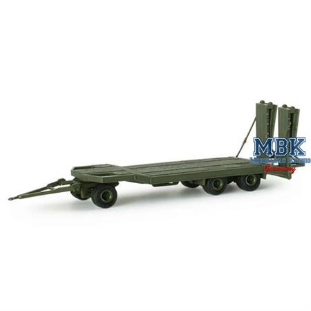 Tiefladeanhänger \"Bundeswehr\"