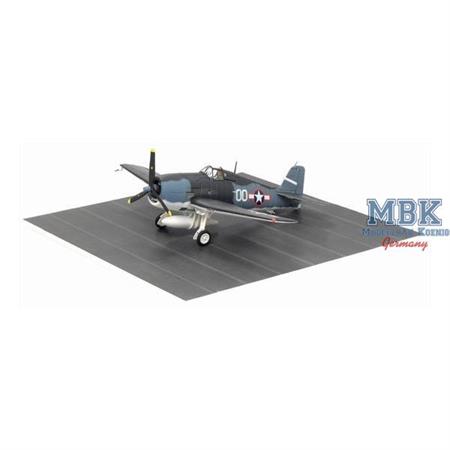 F6F-3 Hellcat \"White 00\" CVAG-5 w/Flight Deck