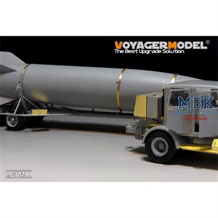 Hanomag SS100 w/V2 Rocket Transporter (Takom 2110)