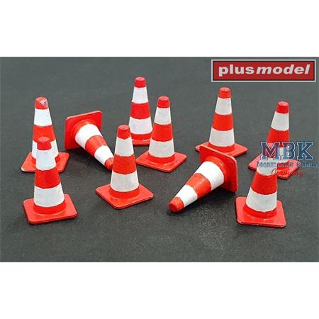 Traffic cones / Verkehrsleitkegel