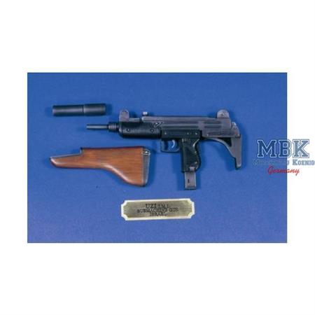 UZI Submachine Gun 1:4