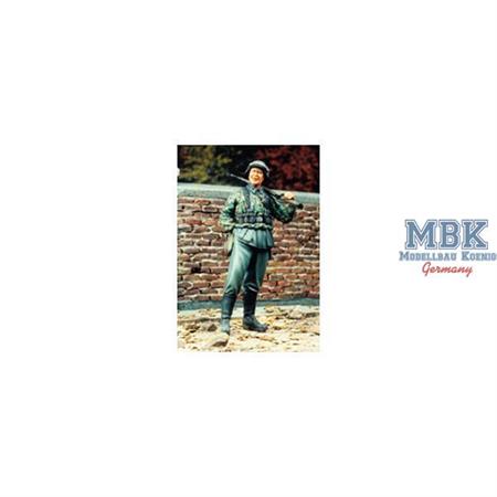35087 SS Grenadier in smock