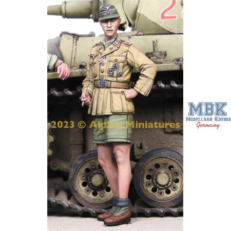 German DAK Panzer Officer 1:35