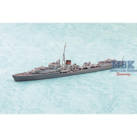 British Destroyer HMS JERVIS (Waterline 914)