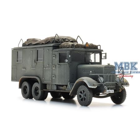 Wehrmacht Henschel 33 Kfz.72 radio