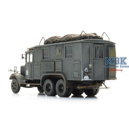 Wehrmacht Henschel 33 Kfz.72 radio