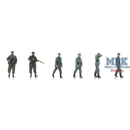 Wehrmacht Kriegsgefangene + brit. Fallschirmjäger
