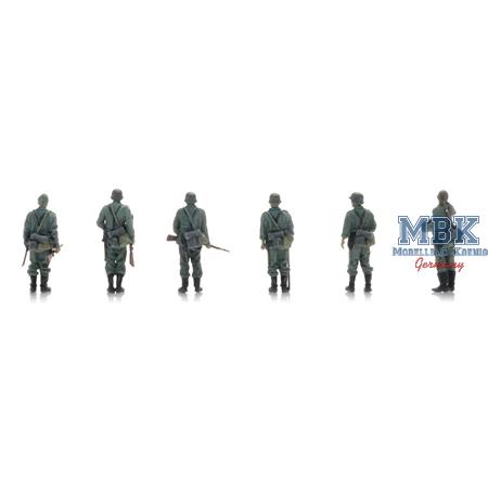 Wehrmacht Infanterie wartet auf Transport