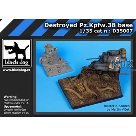 Destroyed Pz.Kpfw 38 base