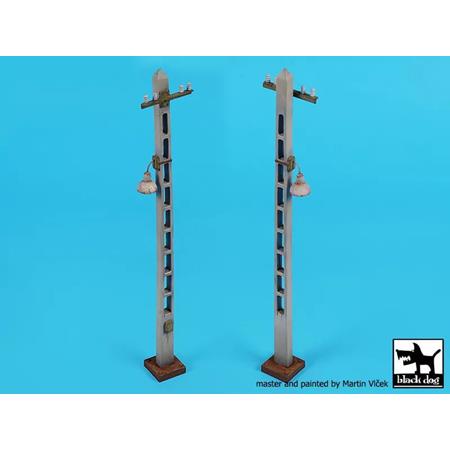 Telegraph poles (2 pcs) 1:35