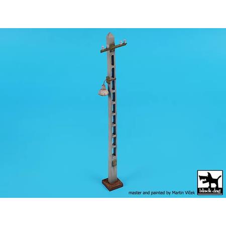 Telegraph poles (2 pcs) 1:35