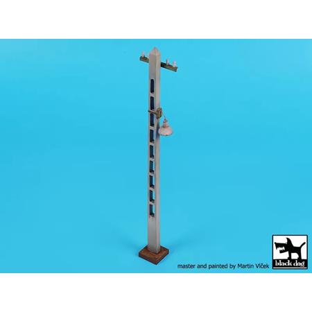Telegraph poles (2 pcs) 1:35