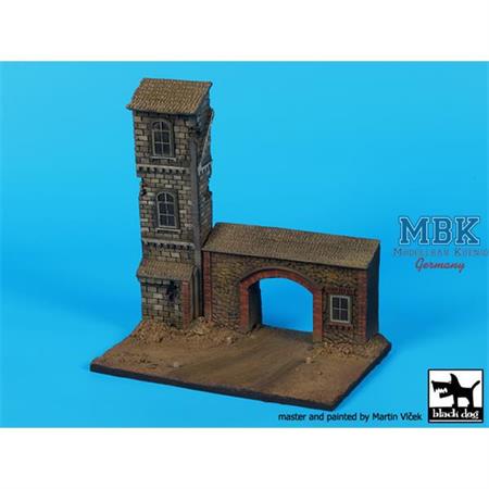 House with Gate base  1/72