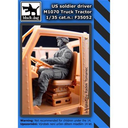 Us soldier driver M1070 Truck tractor