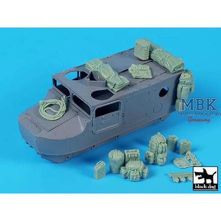 US M 76 Otter accessories set