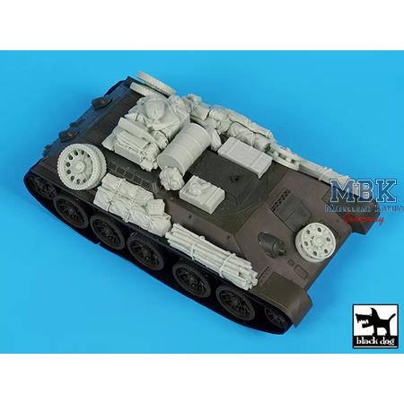 T 34 Tyagach model 1944 accessories set