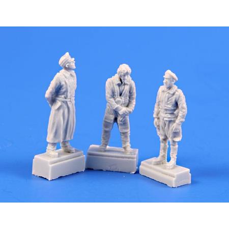 He 162 - Three Pilot figures in different gear