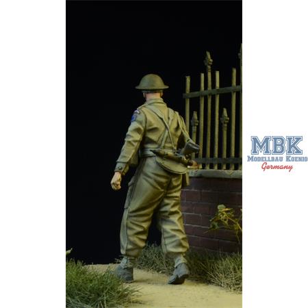 British Commonwealth Infantryman walking 1942-45