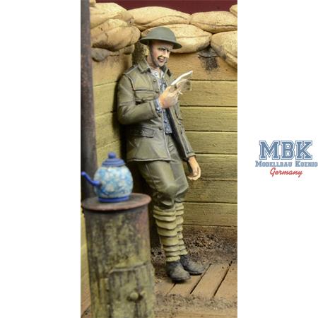 WWI British Infantryman reading a letter