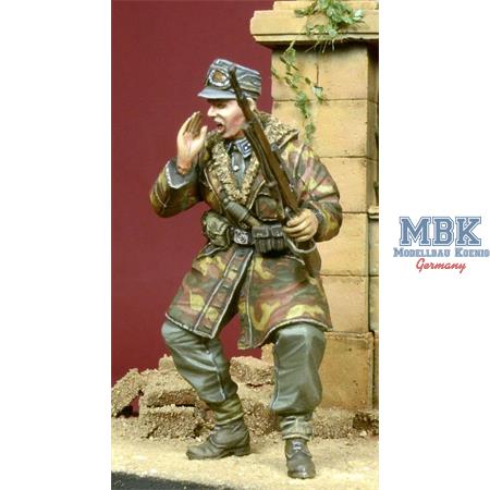 Screaming WSS Officer in Anorak 1944-1945