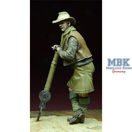 LRDG Soldier with Lewis Gun North Africa 1940-43