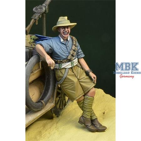 WWI Anzac soldier leaning 1915-18