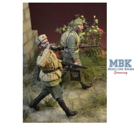 Soviet Troopers, Europe 1944-46  2 Figures
