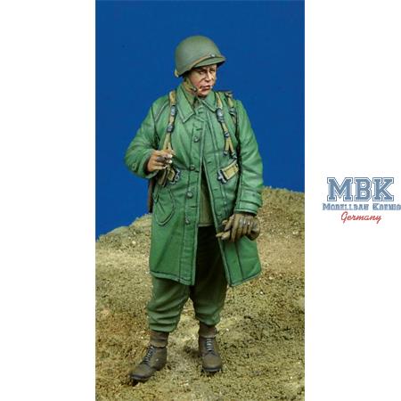 US Paratrooper NCO in raincoat, 1944-45