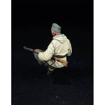 WSS Soldier sitting, Winter 1943-45
