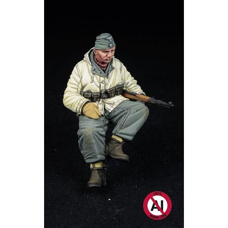 WSS Soldier sitting, Winter 1943-45
