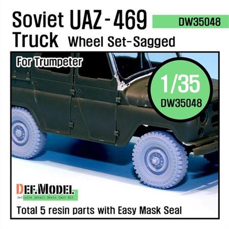 Soviet UAZ-469 Sagged wheel set