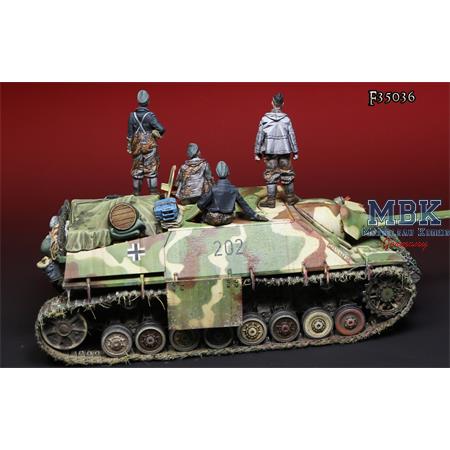 Jagdpanzer IV lang Crew & Accessories