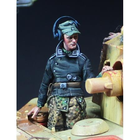 Tiger Tank Crew, Radio Operator